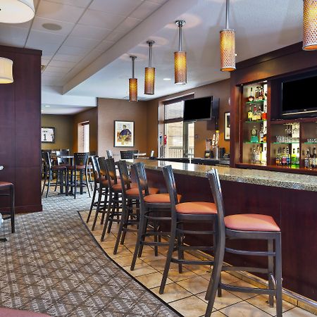Holiday Inn & Suites Green Bay Stadium By Ihg Extérieur photo