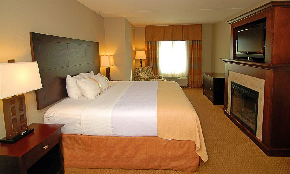 Holiday Inn & Suites Green Bay Stadium By Ihg Extérieur photo