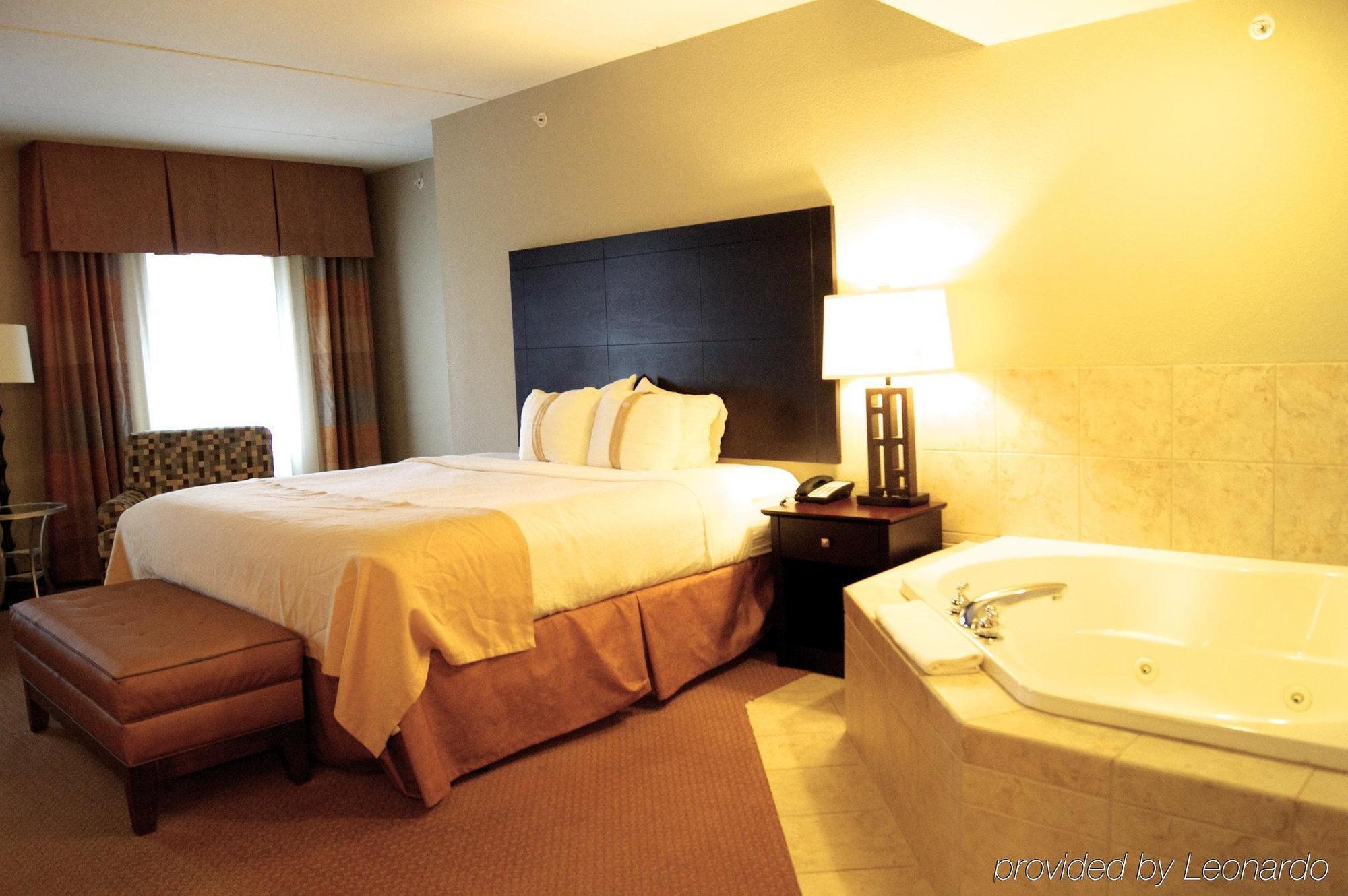Holiday Inn & Suites Green Bay Stadium By Ihg Extérieur photo