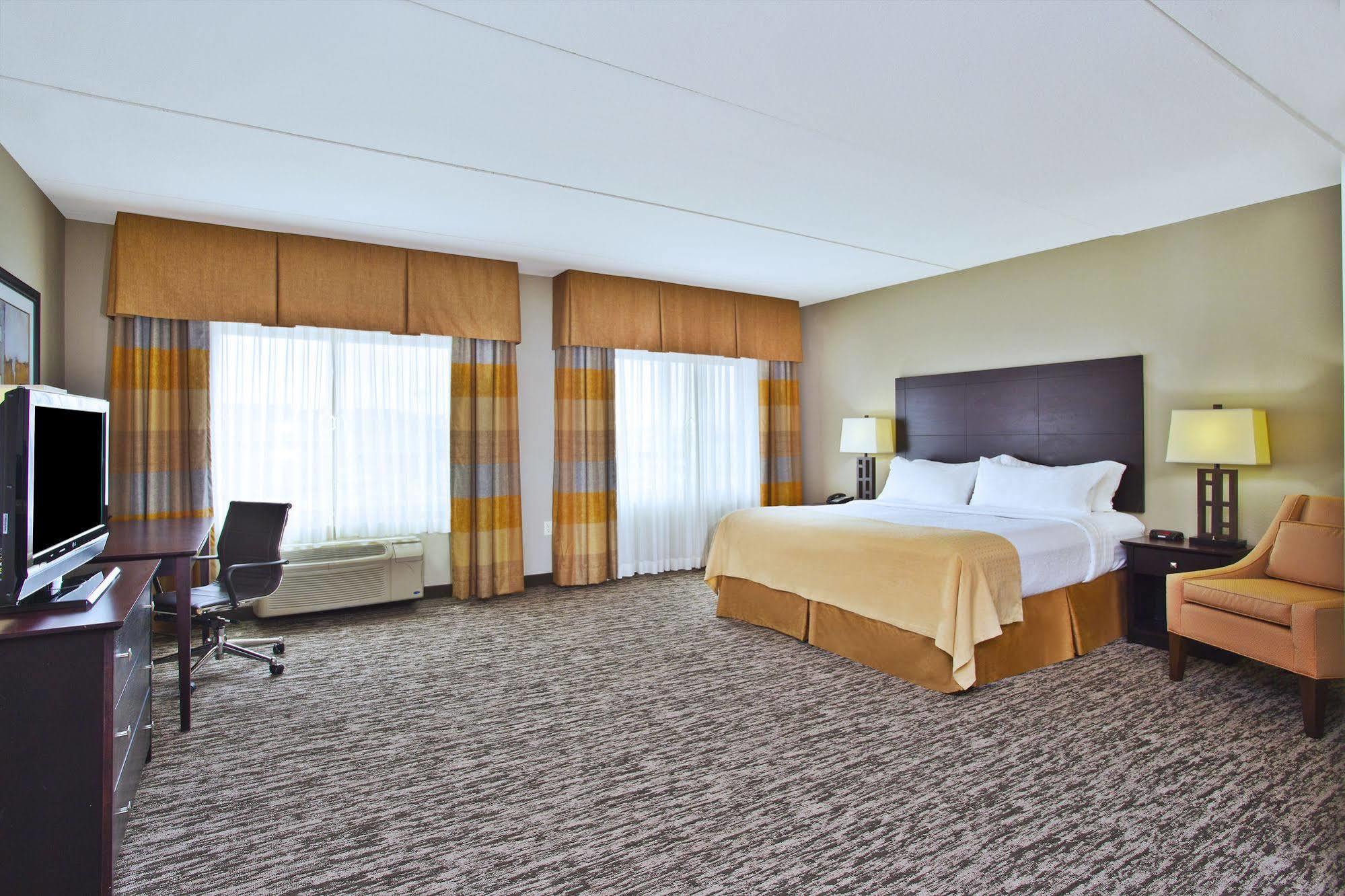 Holiday Inn & Suites Green Bay Stadium By Ihg Extérieur photo